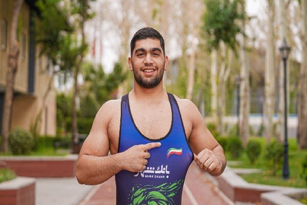 مدال نقره بر گردن فرنگی‌کار نوجوان در جهان