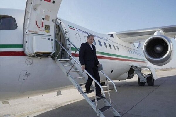 Bakan Erakçi Tacikistan'da