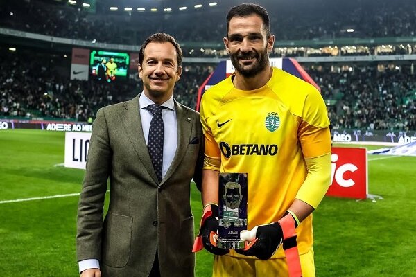 استقلال در آستانه «خودزنی/ ساپینتو در مورد یک بازیکن باید پاسخگو باشد