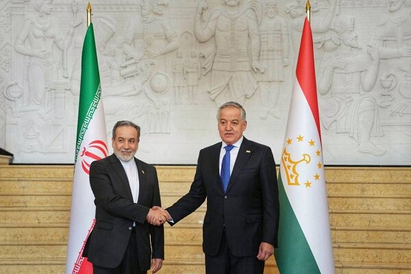 Bakan Erakçi Tacik mevkidaşıyla görüştü