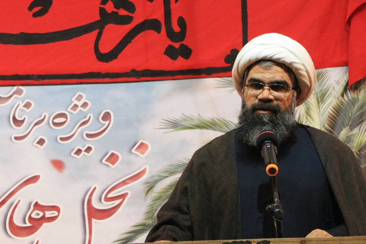 امام جمعه بندرلنگه: ملت ایران هرگز فریب لبخند دشمن را نخواهد خورد