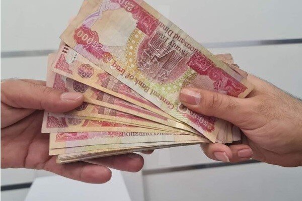 خدمت نوین برای زائران اربعین؛ تحویل دینار در عراق