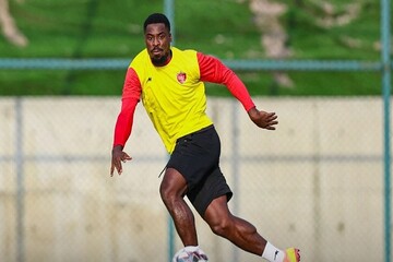 Persepolis complete signing of Serge Aurier