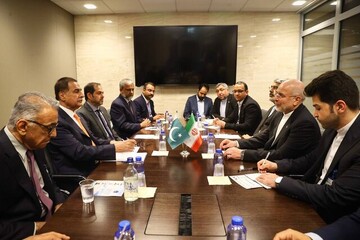 Iran, Pakistan urge Islamic unity against Zionist plots