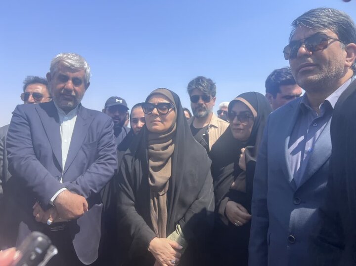 برای همه جوانب طرح جوانی جمعیت جیرفت تدبیری اندیشیده شود