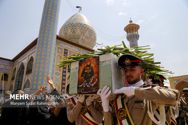 تشییع آتش نشان شهید در شیراز