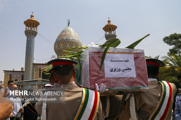 تشییع آتش نشان شهید در شیراز