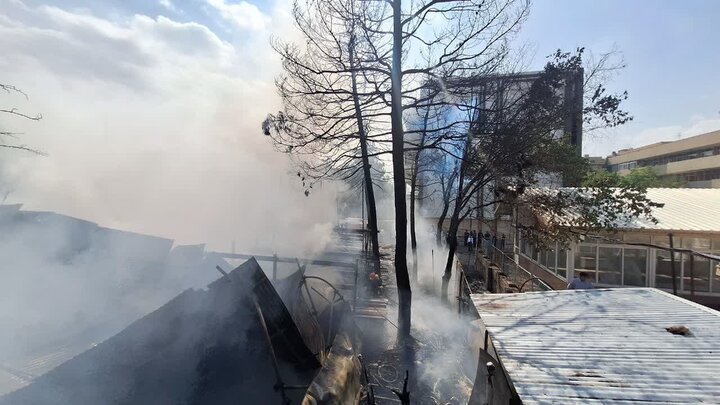 مهار آتش سوزی محوطه بیمارستان قائم مشهد
