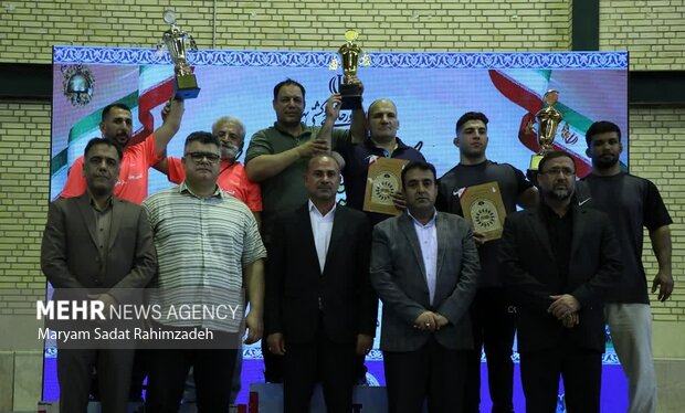 رقابت‌های کشتی پهلوانی نوجوانان کشور در شیراز