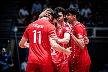 منتخب الكرة الطائرة الإيراني يتأهل إلى نصف نهائي بطولة العالم