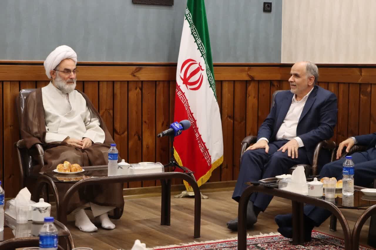 لزوم بهرهمندی از ظرفیت حوزه و دانشگاه در دستگاه قضایی لزوم بهرهمندی از ظرفیت حوزه و دانشگاه در دستگاه قضایی