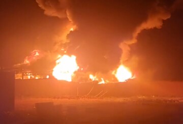 آتش سوزی در انبار یک کارخانه در «اخی جهان» آذرشهر