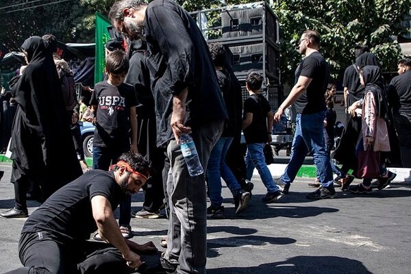فیدیو...حركة زوار الاربعین عبر منفذ مهران الحدودي