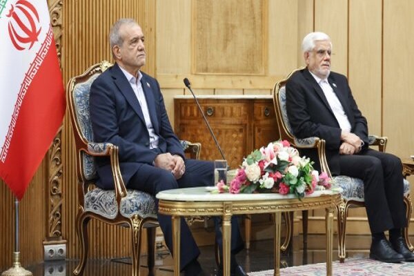 Iran, Pakistan aim to increase trade to $10 bn target