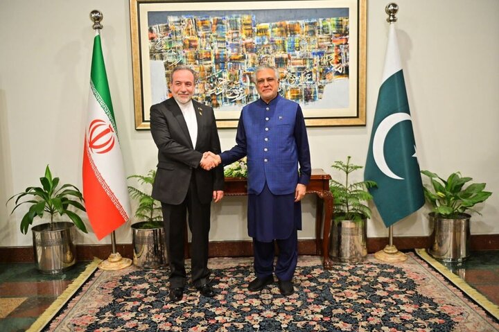 عراقچی با وزیر خارجه پاکستان دیدار و گفتگو کرد