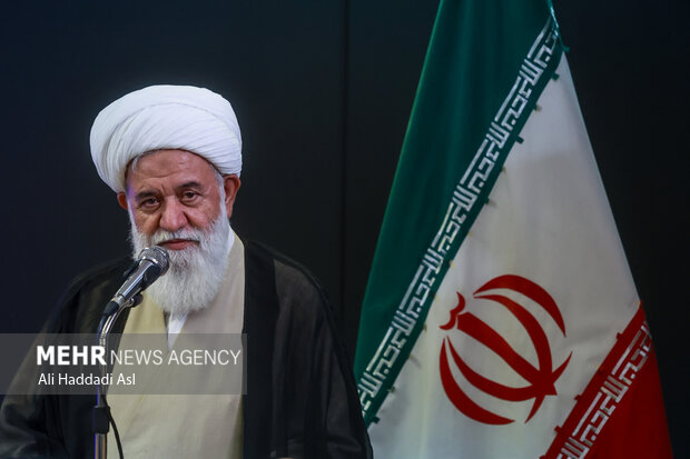 آیتالله رشاد: جوانان قربانی غفلتهای ما شدند آیتالله رشاد: جوانان قربانی غفلتهای ما شدند