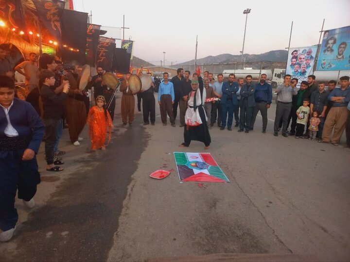 نوای دف و تعزیه در مسیر اربعین؛ اقدامات فرهنگی کردستان در حرکت حسینی