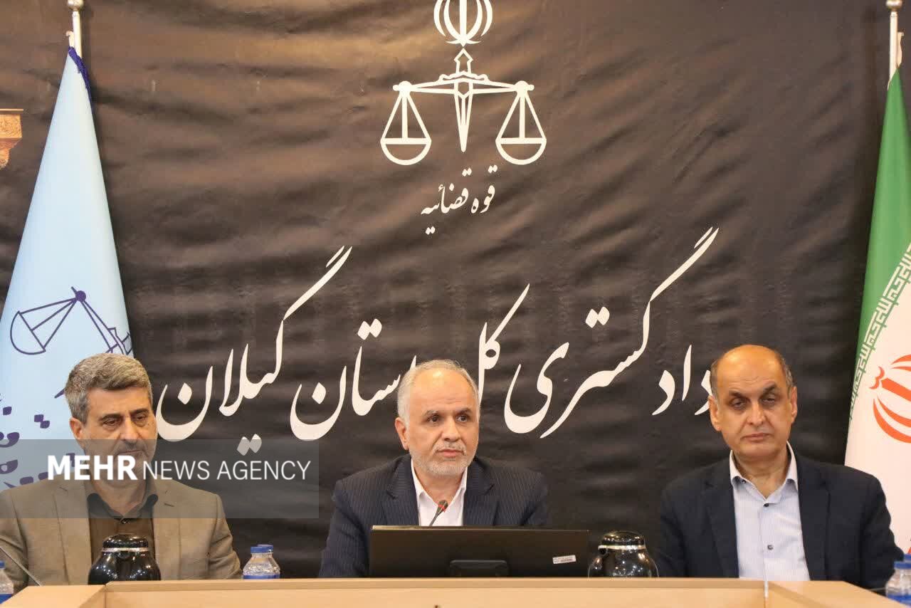 وزیر دادگستری: پرهیز از جزیرهای عمل کردن مسئولان ضروری است وزیر دادگستری: پرهیز از جزیرهای عمل کردن مسئولان ضروری است