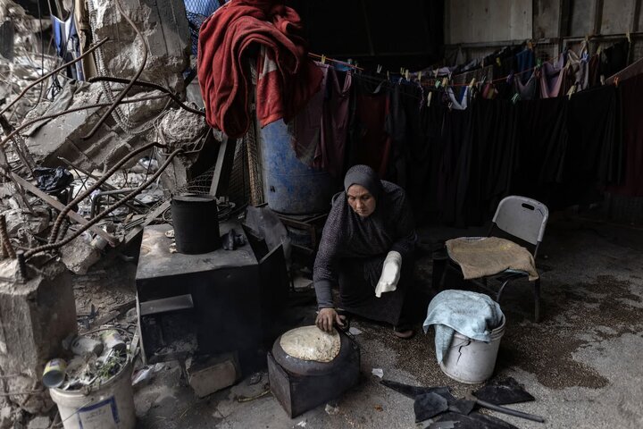 Hunger crisis in Gaza thru cameras; gradual death of innocent children