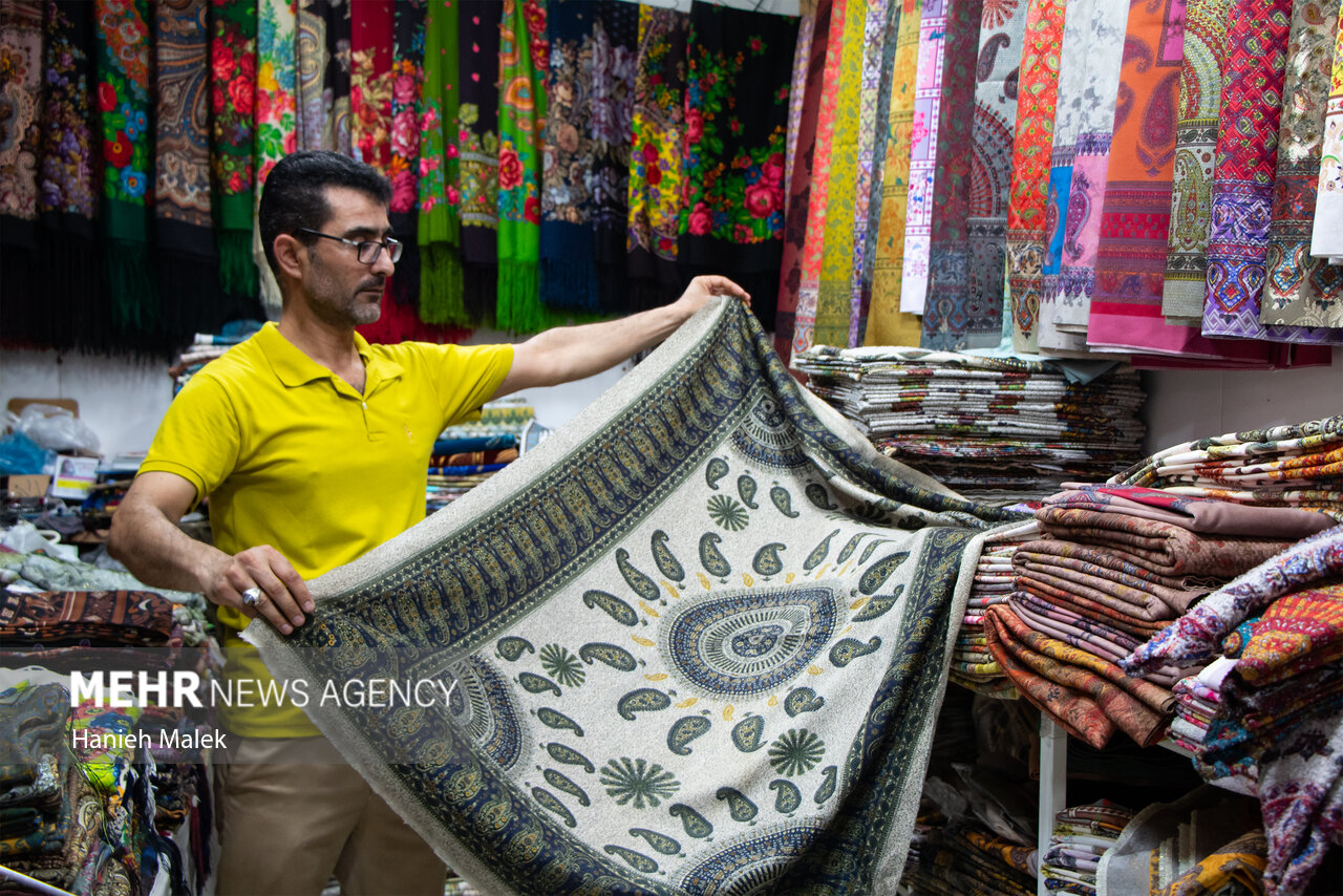 Turistlerin gözdesi: Bender Türkmen’in renkli çarşısı