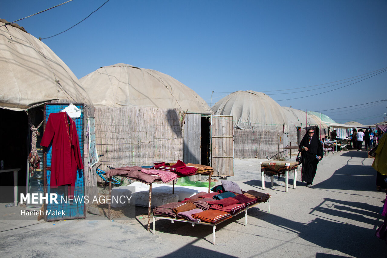Turistlerin gözdesi: Bender Türkmen’in renkli çarşısı