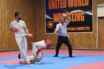 تمرین رئیس فدراسیون کاراته با ملی پوشان ناشنوا؛ رهنما حریف تمرینی شد