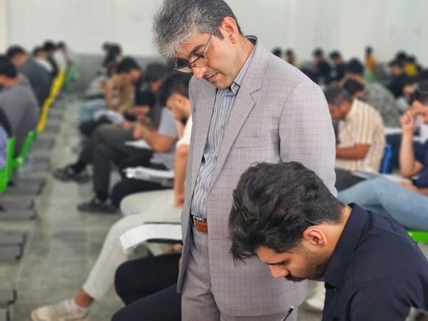 جذب نیروی بومی در صنایع خارگ جذب نیروی بومی در صنایع خارگ