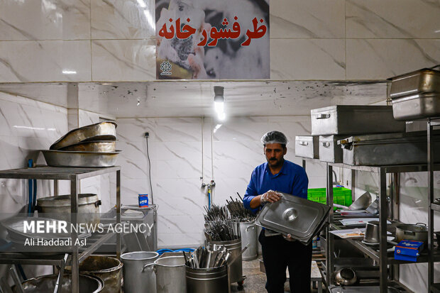 آشپزخانه مرکزی طبخ غذای جنگ زدگان جنگ با رژیم صهیونی 10