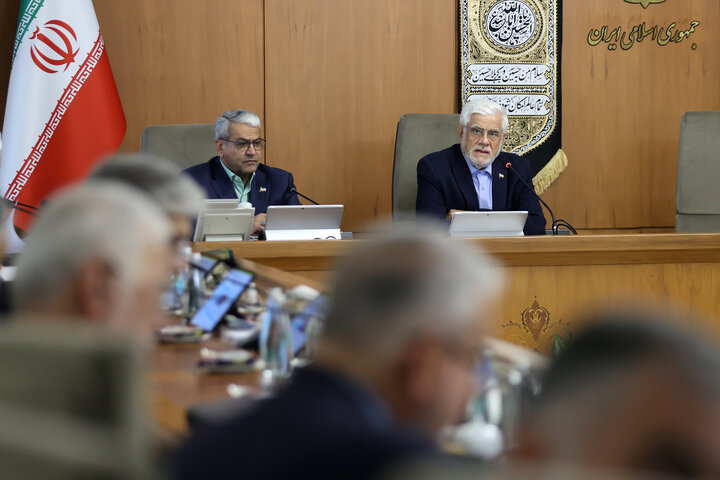 عارف: از تغییر قیمتهای ناشی از گرانی بینالمللی تلقی گرانفروشی شد