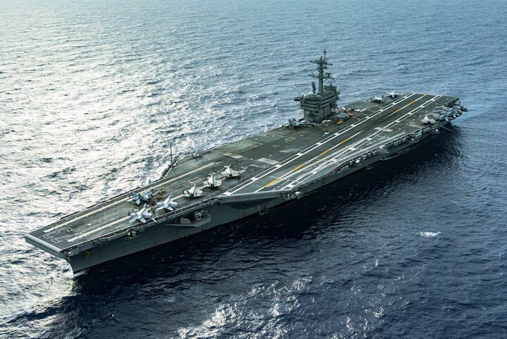 ملوان ناو هواپیمابر آمریکا در دریا ناپدید شد