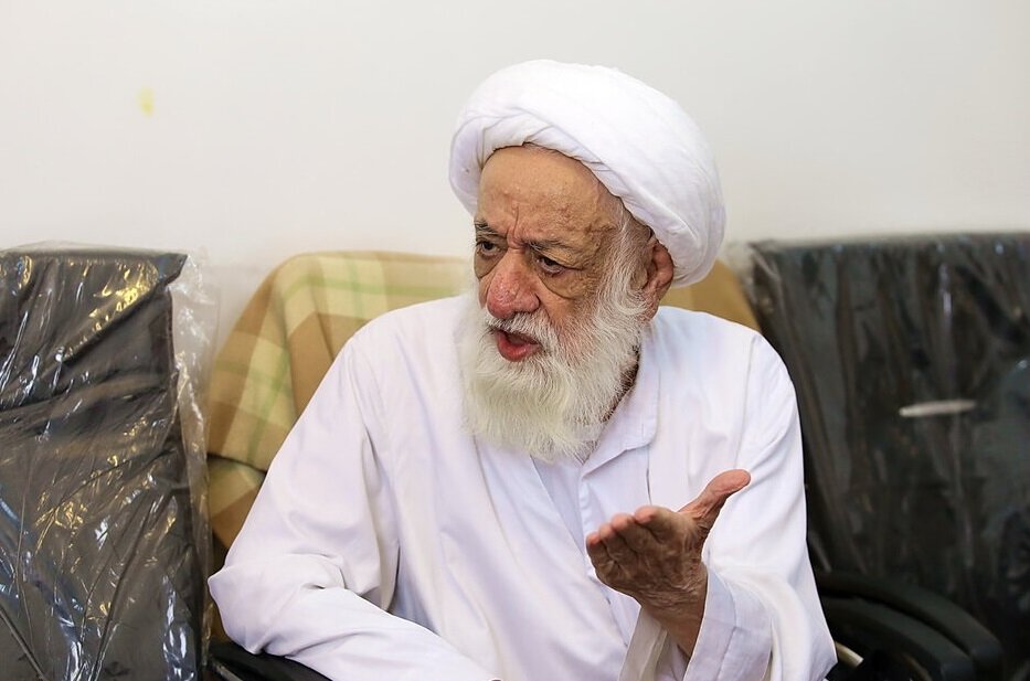 آیا لاک ناخن، کاشت مژه و کاشتن ناخن مانع از وضو و غسل است؛چه باید کرد؟