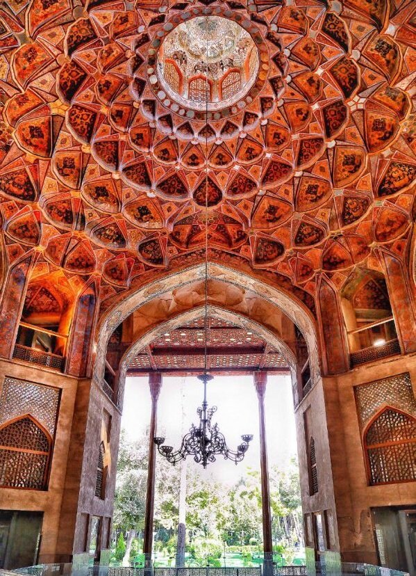 رازهای یک کاخ ۸ گوشه در قلب چهارباغ اصفهان؛ هشتبهشت چگونه ساخته شد؟