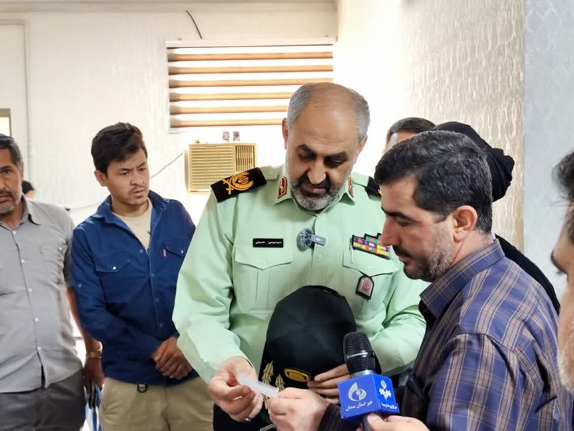 ۱۰ هزار خدمت گذرنامهای به زائران اربعین حسینی در استان سمنان ارائه شد ۱۰ هزار خدمت گذرنامهای به زائران اربعین حسینی در استان سمنان ارائه شد