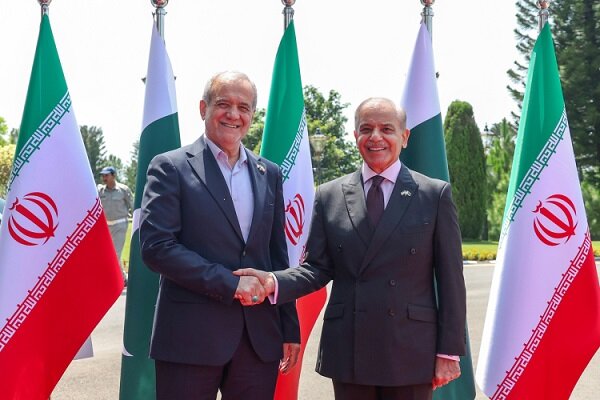 سفر پزشکیان به پاکستان؛ تعمیق شراکت راهبردی تهران - اسلام آباد