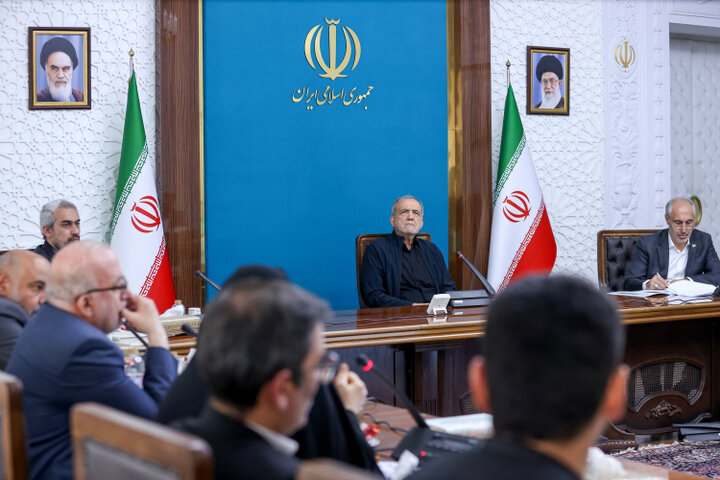 تأکید پزشکیان بر بازنگری در خصوصی‌سازی با مدیریت بهره‌ور و پاسخگو