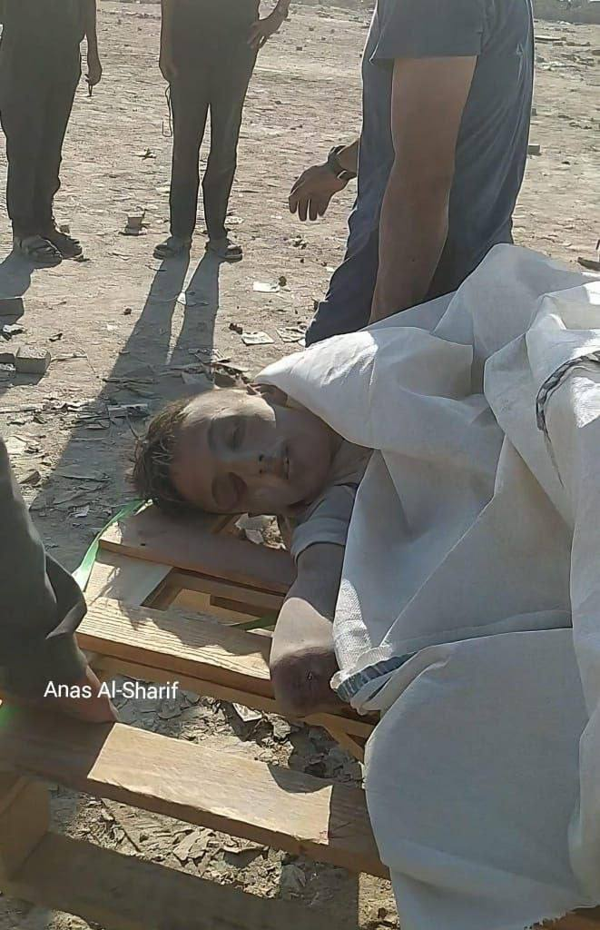 Palestinian child killed while waiting for food by Israeli sniper