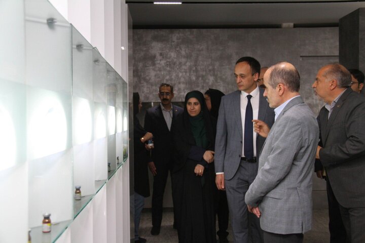 FAO envoy discusses health issues with head of Razi Institute