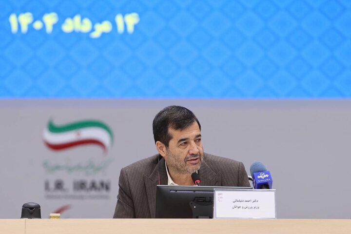 دنیامالی: آزادی با سلام و صلوات درست نمیشود؛ لیگ فوتبال با VAR