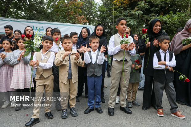 گردهمایی مردمی یادبود 47 کودک شهید 10