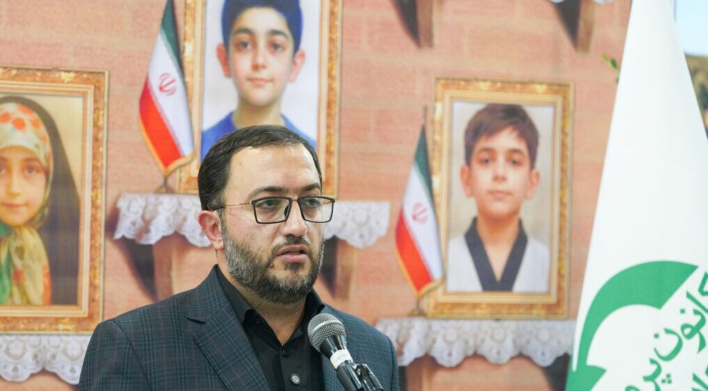 قلم شاعران، صدای شهدای کودک و نوجوان است 2