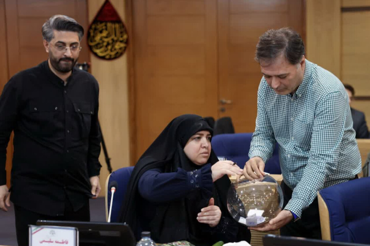 گزارشی از انتخابات پرچالش هیئترئیسه شورای شهر مشهد/ موحدیان برگشت!