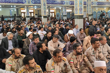 اجتماع وحدت آفرین شیعیان و اهل سنت زاهدان به مناسبت چهلم شهدای اقتدار