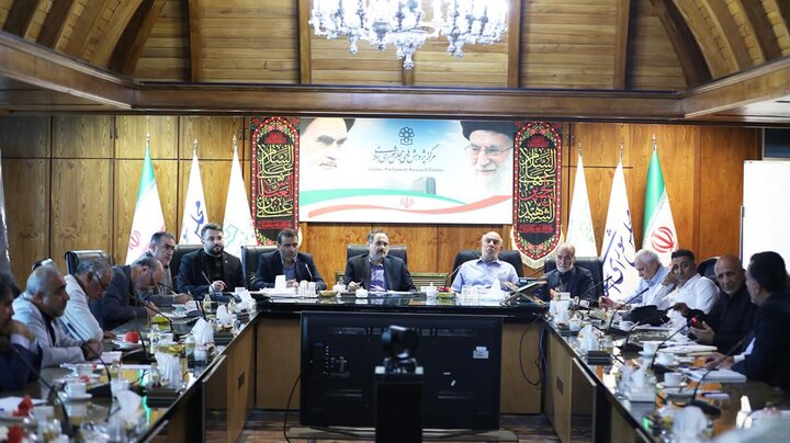 نگاهداری: هر اقدامی در برجسته کردن شکافها بازی در زمین دشمن است