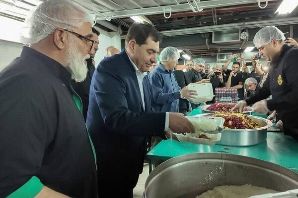 حضور مخبر در جمع اعضای گروه جهادی شهید سپهبد غلامعلی رشید