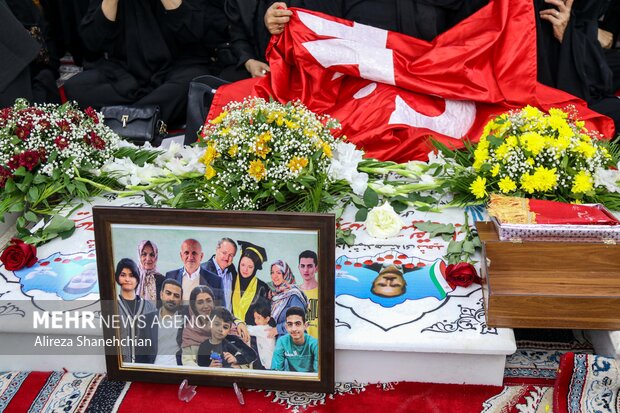 بزرگداشت اربعین ۱۷ شهید والا مقام آستانه اشرفیه
