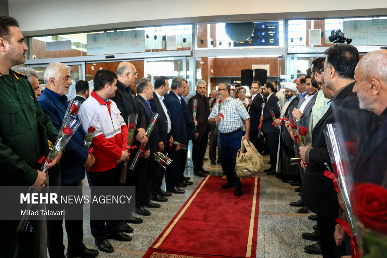 حرکت نخستین قطار زائران گیلانی اربعین حسینی به کرمانشاه حرکت نخستین قطار زائران گیلانی اربعین حسینی به کرمانشاه
