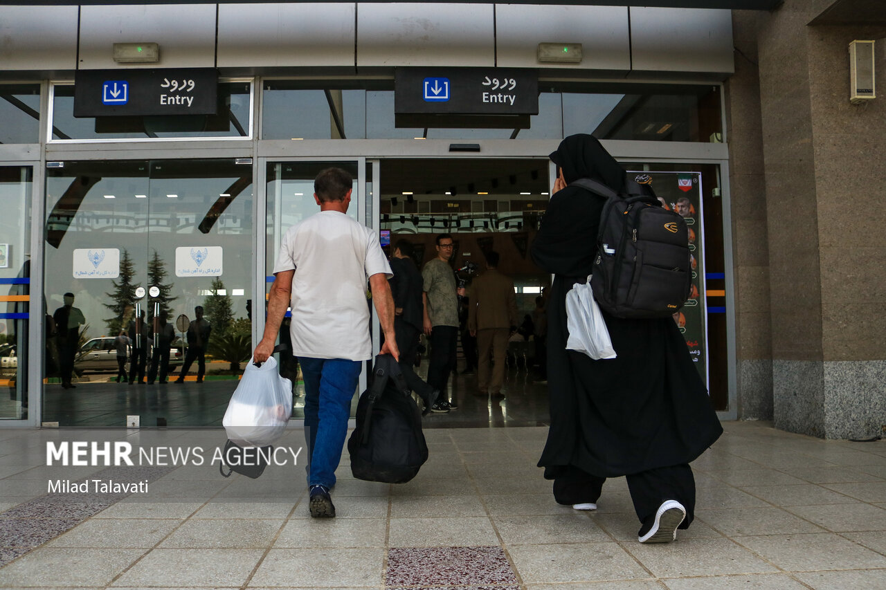 تصاویری از اعزام زائران اربعین حسینی از رشت به کرمانشاه تصاویری از اعزام زائران اربعین حسینی از رشت به کرمانشاه