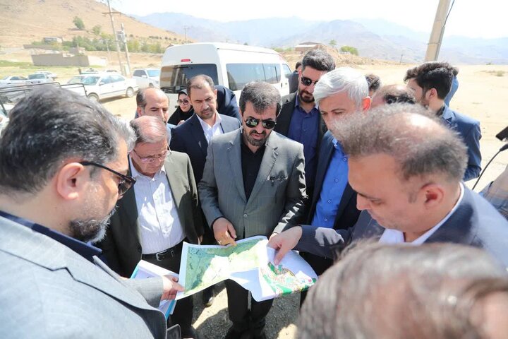 بازدید استاندار همدان از پروژههای عمرانی و اقتصادی تویسرکان