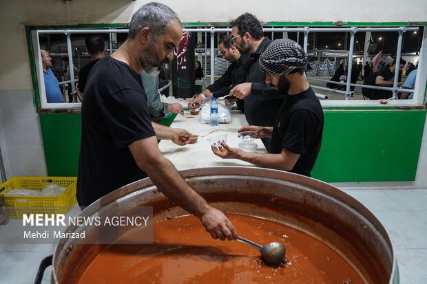 بازدید رئیس ستاد اجرایی فرمان امام از روند خدمت‌رسانی در مرز مهران 32