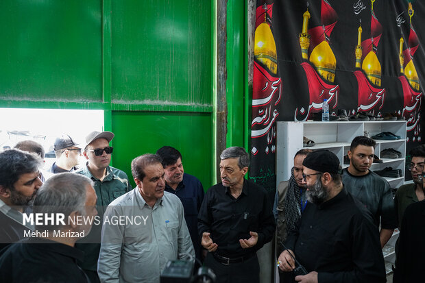 بازدید رئیس ستاد اجرایی فرمان امام از روند خدمت‌رسانی در مرز مهران 40